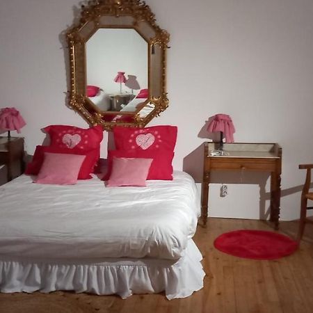 Bed and Breakfast Les Demeures De La Laigne Allas-Bocage Exterior foto
