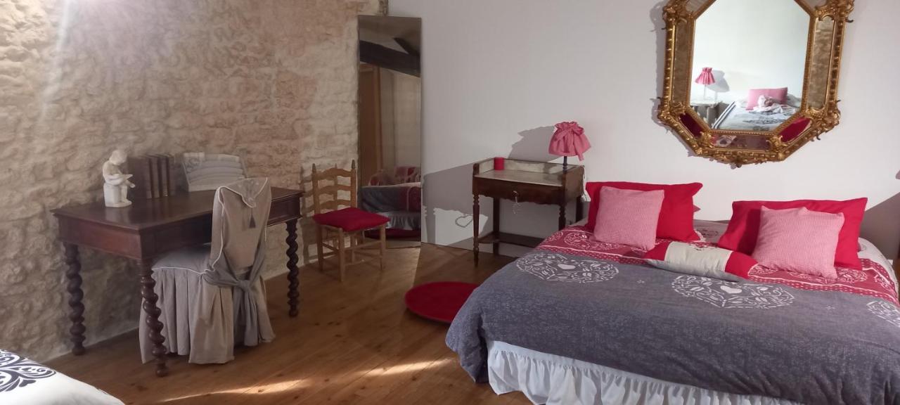 Bed and Breakfast Les Demeures De La Laigne Allas-Bocage Exterior foto