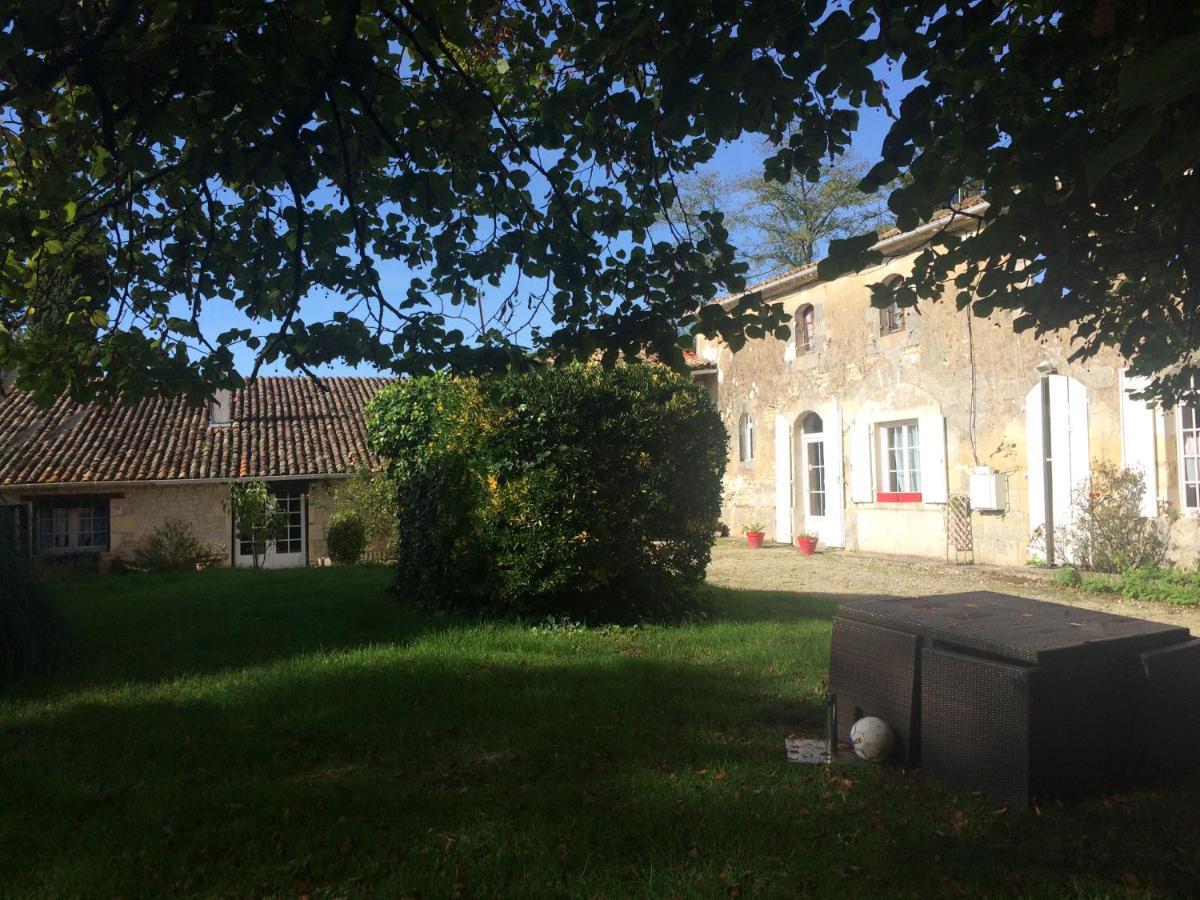 Bed and Breakfast Les Demeures De La Laigne Allas-Bocage Exterior foto