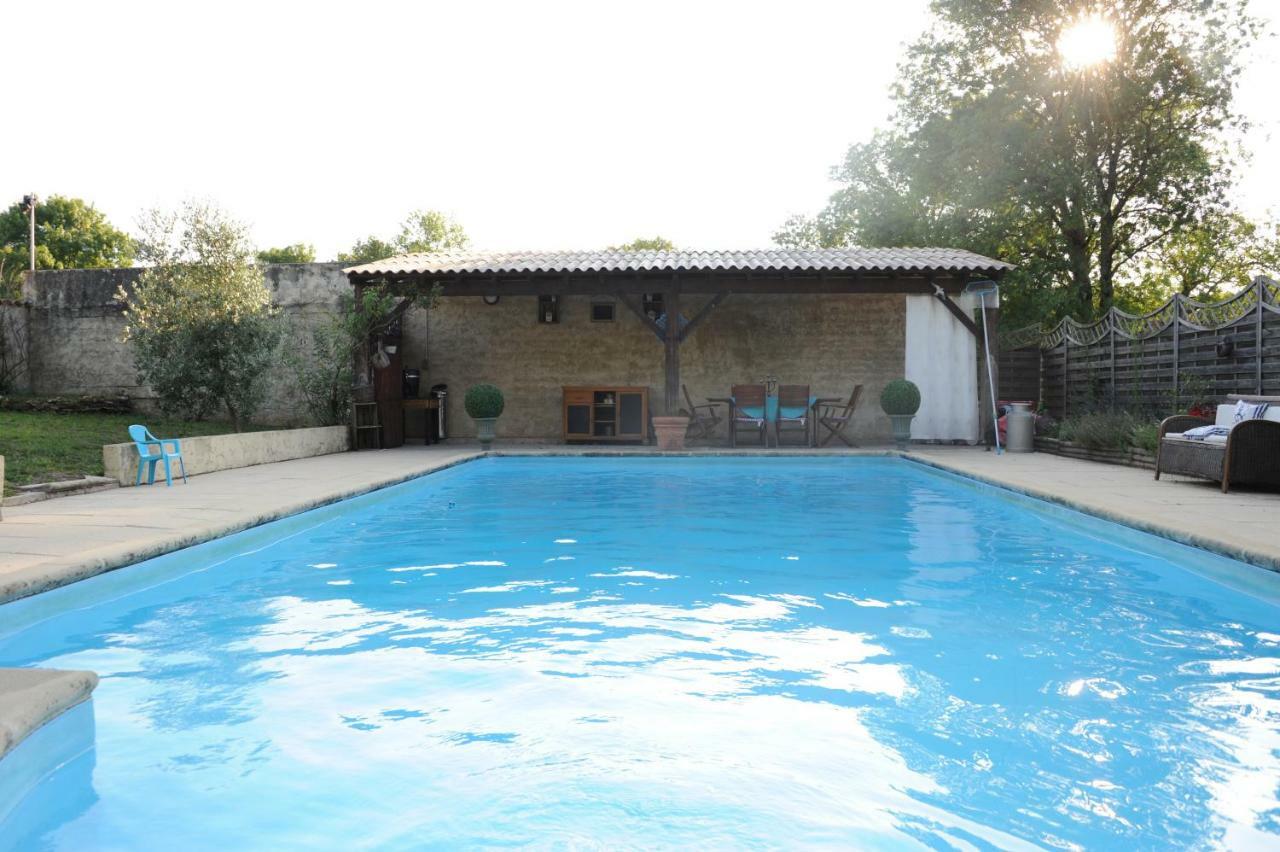 Bed and Breakfast Les Demeures De La Laigne Allas-Bocage Exterior foto